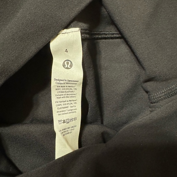 Lululemon align shorts - size 4 - Picture 2 of 3